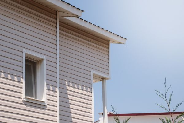 Cost of Vinyl Siding Hole Repair in Santa Rosa